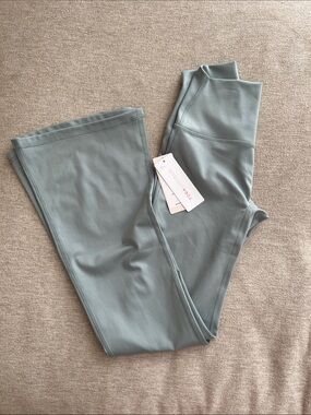 Yogalicious Soft Meadow Everyday ⅞ Flare Pant